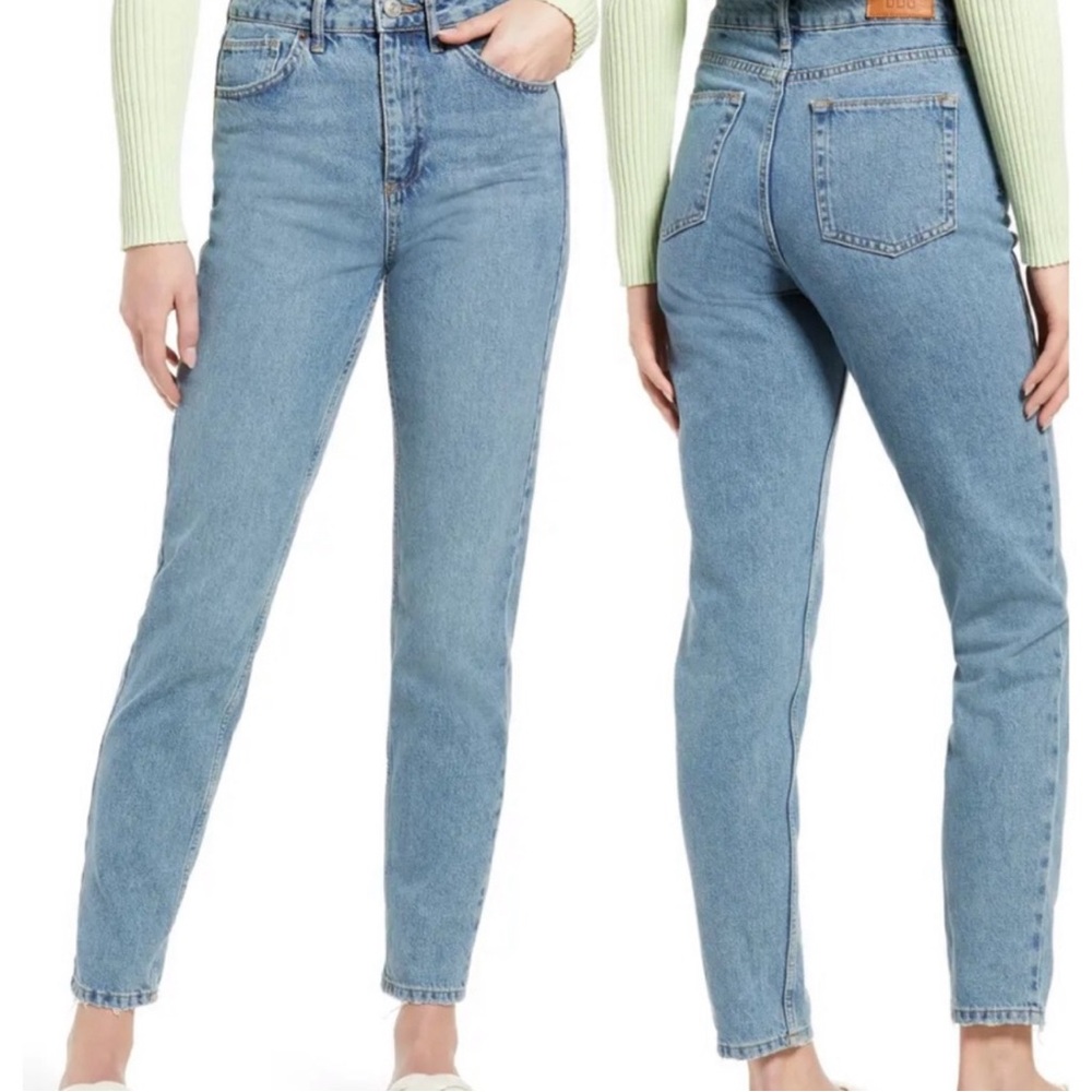 Women’s BDG Urban Outfitters High Rise Mom Jeans Sz 26 Medium-Light Wash